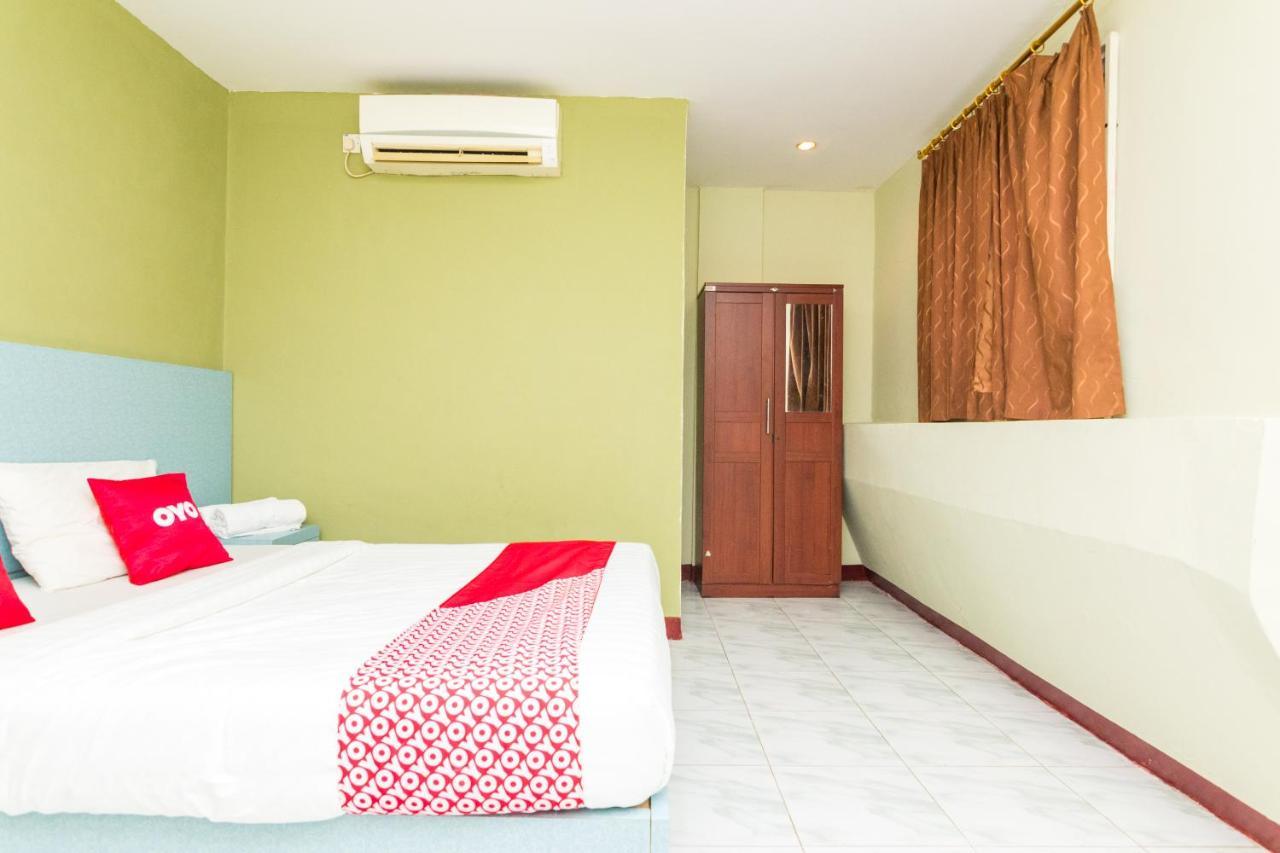 Vaccinated Staff - Oyo 1703 Terang Bintang Hotel Batam Exterior photo
